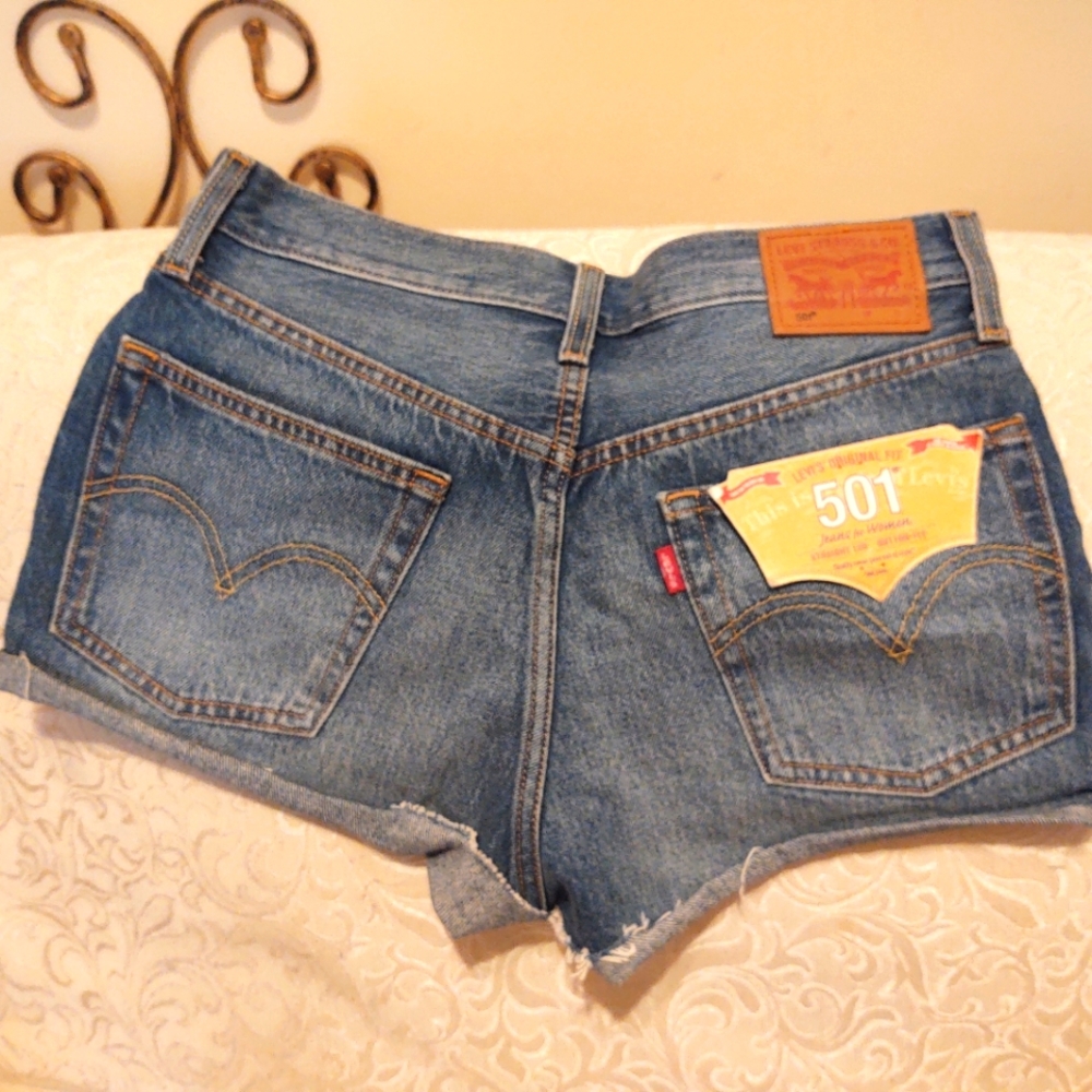 NWT Levi's 501 Denim Cut Off Shorts